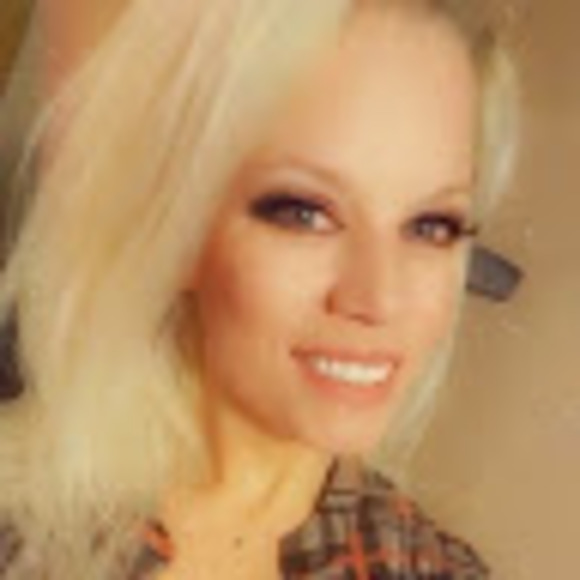 Meet your Posher, E - Picture 1 of 1